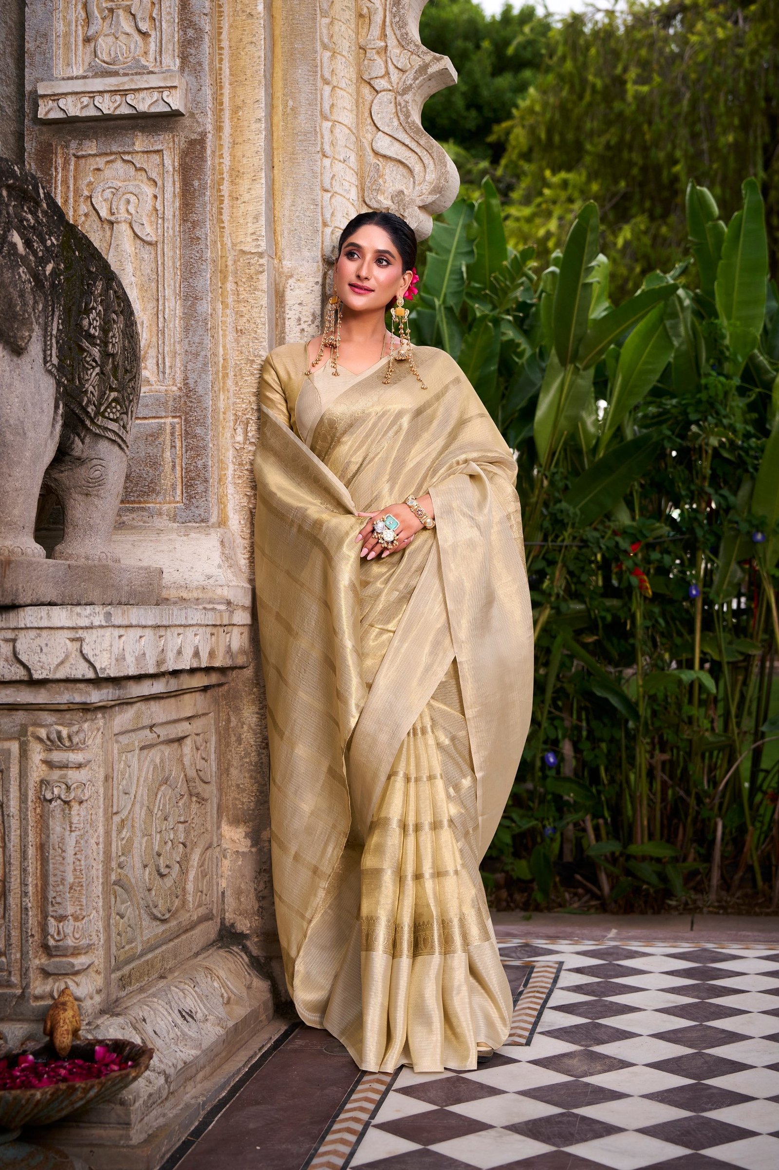 Saree Gold Tissue - Image 3